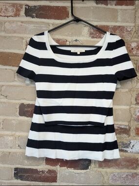 Striped Scoop Neck Women’s Top - Black & White
